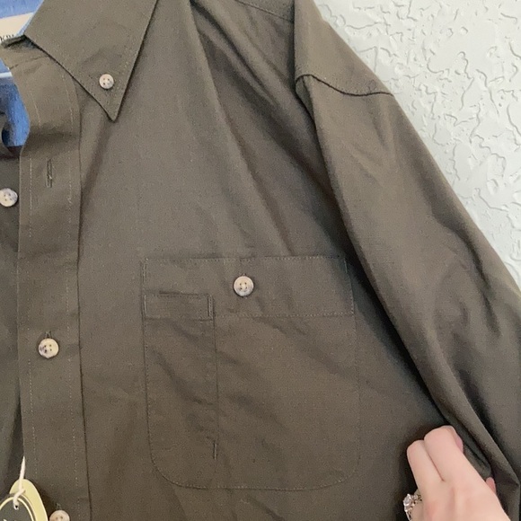 New backpacker loden green button down shirt - Picture 9 of 11